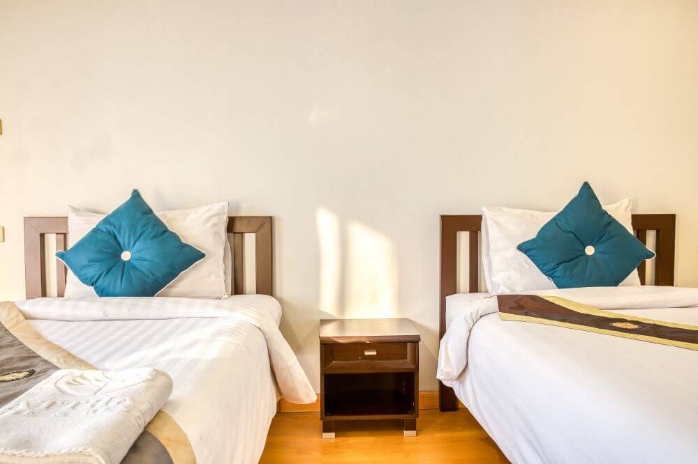 Twin Bedroom (Double Train & Stay Package)