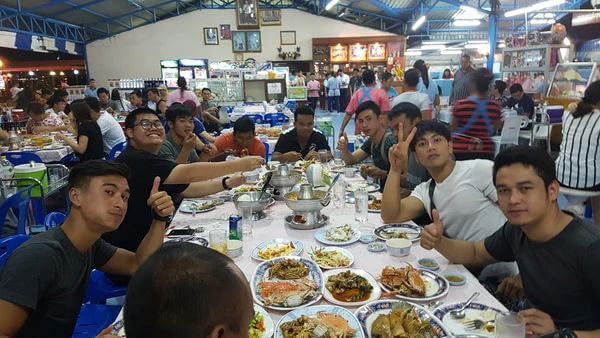 A Khongsittha feast with the trainers.